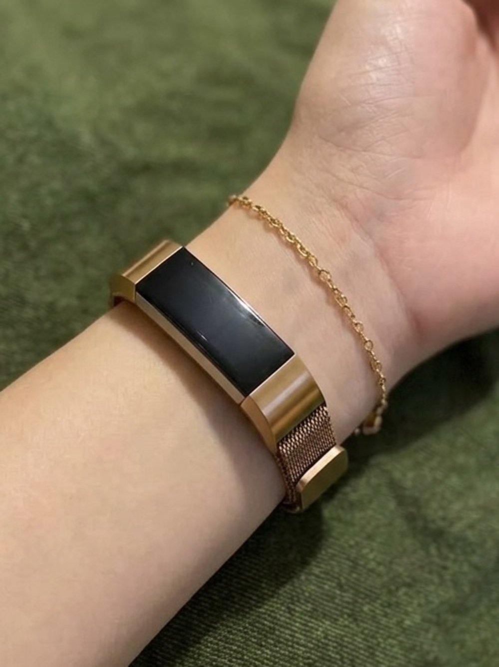 fitbit Rose Gold Metal Mesh Band Smart Tracker with Black Display
